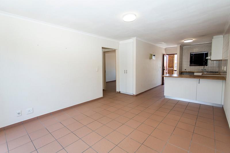 2 Bedroom Property for Sale in Oakglen Western Cape